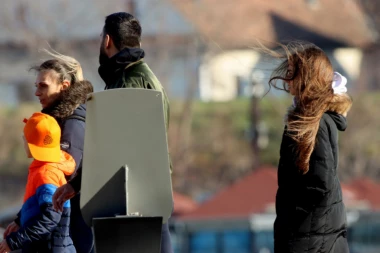 "VREME MOŽE BITI OPASNO" OGLASIO SE RHMZ ZBOG OLUJNOG VETRA! Upaljen meteo alarm u pojedinim delovima Srbije