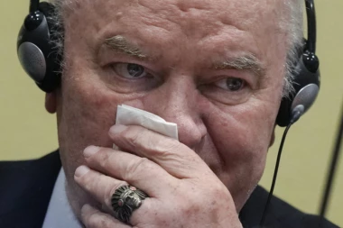 MLADIĆU OSTALO JOŠ NEKOLIKO MESECI ŽIVOTA! Sin generala izneo dramatične procene lekara koji ga leče ON FAKTIČKI UMIRE