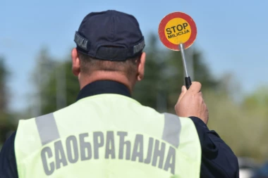 PIJAN VOZIO MOTOKULTIVATOR! Policija ga zaustavila kod Zrenjanina, evo koliko je naduvao!