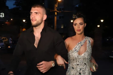 TRUDNA BOGDANA UHVAĆENA U IZLASKU: Evo kako Cecina snajka izgleda u drugom stanju (FOTO)