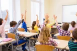 EVO KAKO ĆE SE ĐACI OCENJIVATI! Ministarstvo uputilo dopis svim školama: UZIMAĆE SE U OBZIR I ŽELJA UČENIKA DA UČI TOKOM BLOKADA!