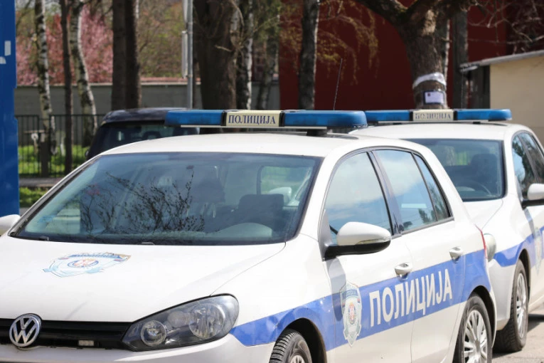 OTKRIVENO KO JE BAHATI VOZAČ "TOJOTE" KOJI JE VOZIO PO TRGU U NIŠU!  Uleteo u pešačku zonu, snimak osvanuo na društvenim  mrežama!