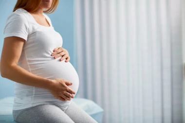 DA LI SMETE PUTOVATI NA TRUDNIČKOM BOLOVANJU? Postoji li mogućnost otkaza?