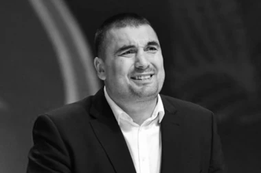 ODRŽAN GODIŠNJI POMEN DEJANU MILOJEVIĆU: Prijatelji i porodica odali počast Dekiju! (VIDEO)