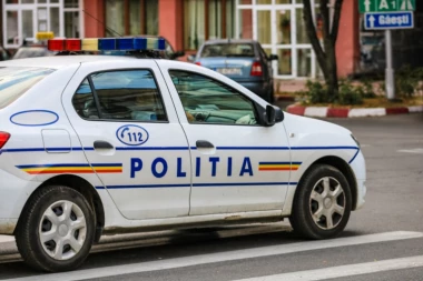 BIVŠA NOVINARKA BACILA ĆERKU (7) SA PETOG SPRATA PA SKOČILA ZA NJOM! Užas u Bukureštu! POLICIJA OTKRILA ŠOKANTNE DETALJE! (VIDEO)