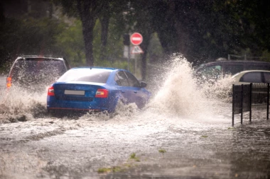 KIŠA I PLJUSKOVI USKORO STIŽU DO BEOGRADA! Moguća je i grmljavina, evo koliko će trajati nevreme