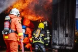 IZGORELO DVOJE DECE! Požar u porodičnom domu - majka helikopterom prebačena u bolnicu!