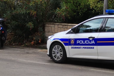 DRAMA U OSNOVNOJ ŠKOLI! Dva učenika se potukla, jedan aktivirao SUZAVAC!