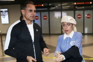 SNIMAK IZ DOMA JOVANE JEREMIĆ UGLEDAO SVETLOST DANA, DRAGANU ĆE OVO SLOMITI SRCE! Voditeljka odlučila sve da obelodani! (FOTO)
