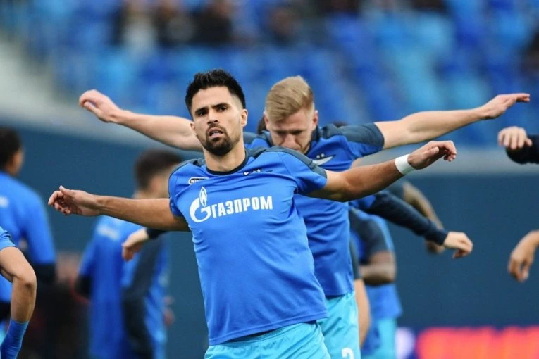 GOREĆE MARAKANA: I ona stiže u srpsku prestonicu - supruga brazilskog fudbalera je prava bomba! (FOTO)