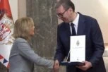"POZVAO ME JE TRAMP I REKAO: NADAM SE DA ĆU USKORO DOĆI U SRBIJU!" Vučić odlikovao Kludiju Teni za naročite zasluge u razvijanju saradnje SAD i Srbije!