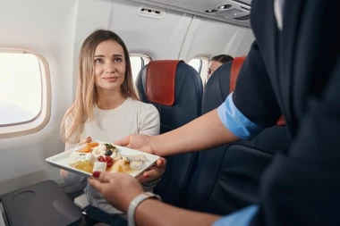 UVEDENO STROGO PRAVILO KOJE VAŽI NA SVIM LETOVIMA: Srbi ovo vole da rade u avionu, ali sada MOGU BITI DRAKONSKI KAŽNJENI