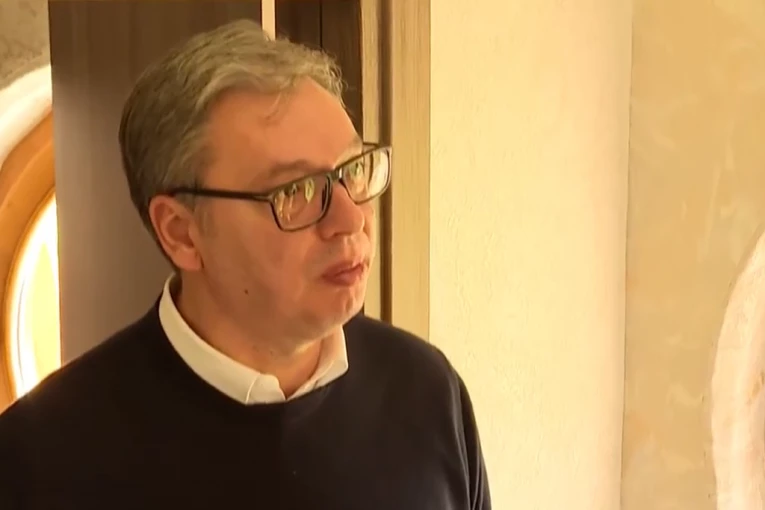 VUČIĆ U POSETI ZLATIBORSKOM OKRUGU! Vesela atmosfera kod Kosjerića (VIDEO)