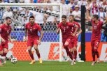 DVE PARTIZANOVE LEGENDE USLIKANE ISPRED BUTIKA CRNO-BELIH: Da li će doći na utakmicu protiv Dubaija?!
