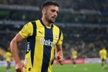 SVI ČEKAJU TADIĆEV POTPIS, A ON DIGAO SVE ČETIRI UVIS I UŽIVA: To je zemlja koja mu prija (FOTO)